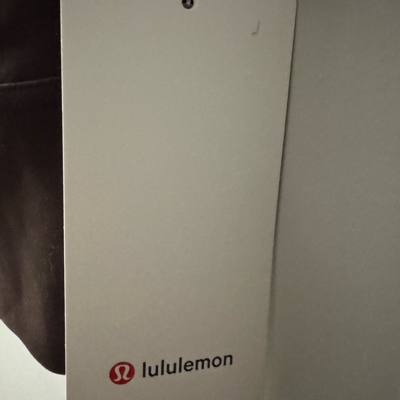 Lululemon Logo Elastic Everlux Shelf Tank NWT Size 4. - Picture 3 of 7
